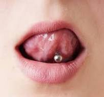 De Kosten van een Tongpiercing: Wat Kost het Laten Zetten van een Tongpiercing?