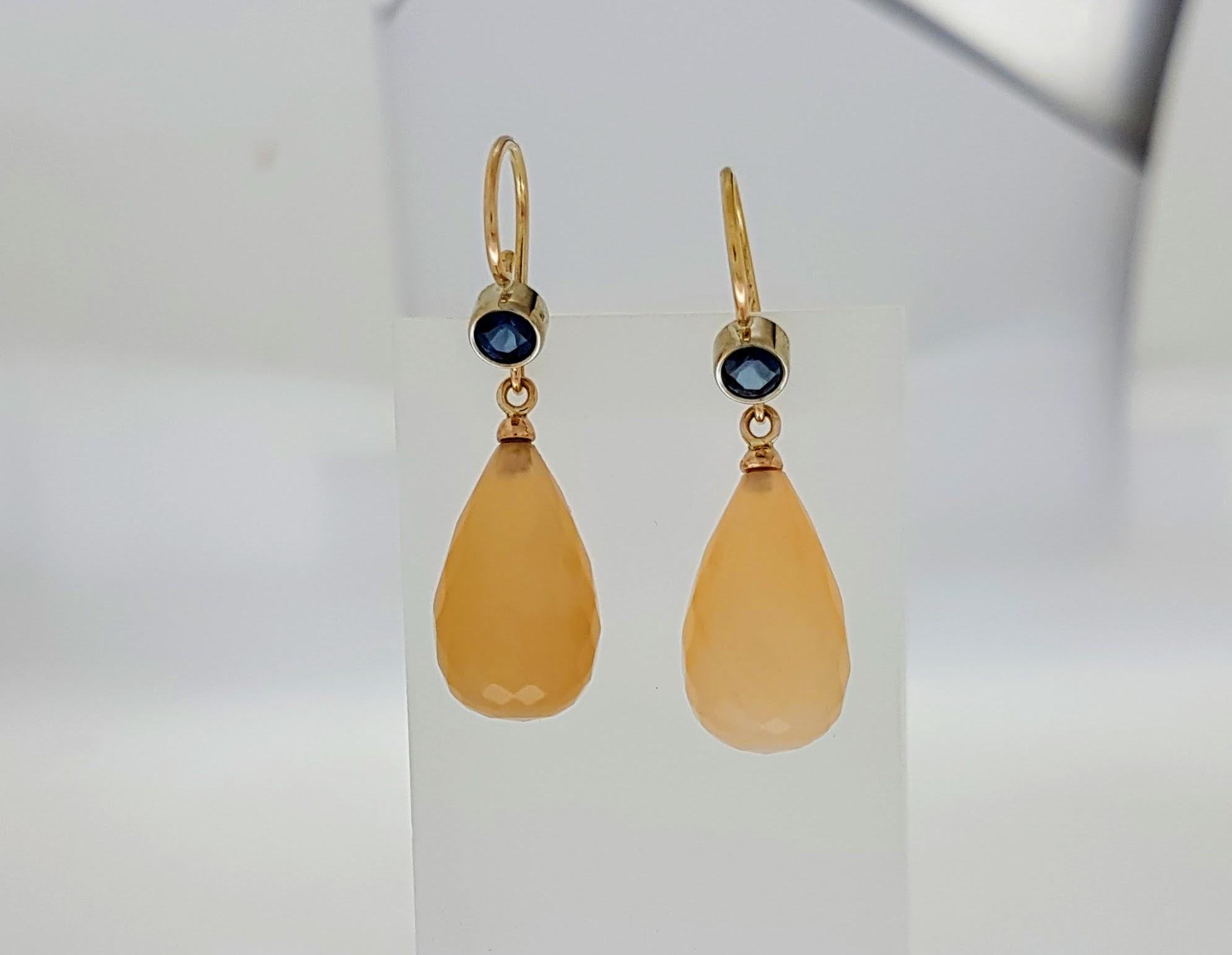 Tijdloze Elegantie: Oorhangers van Goud