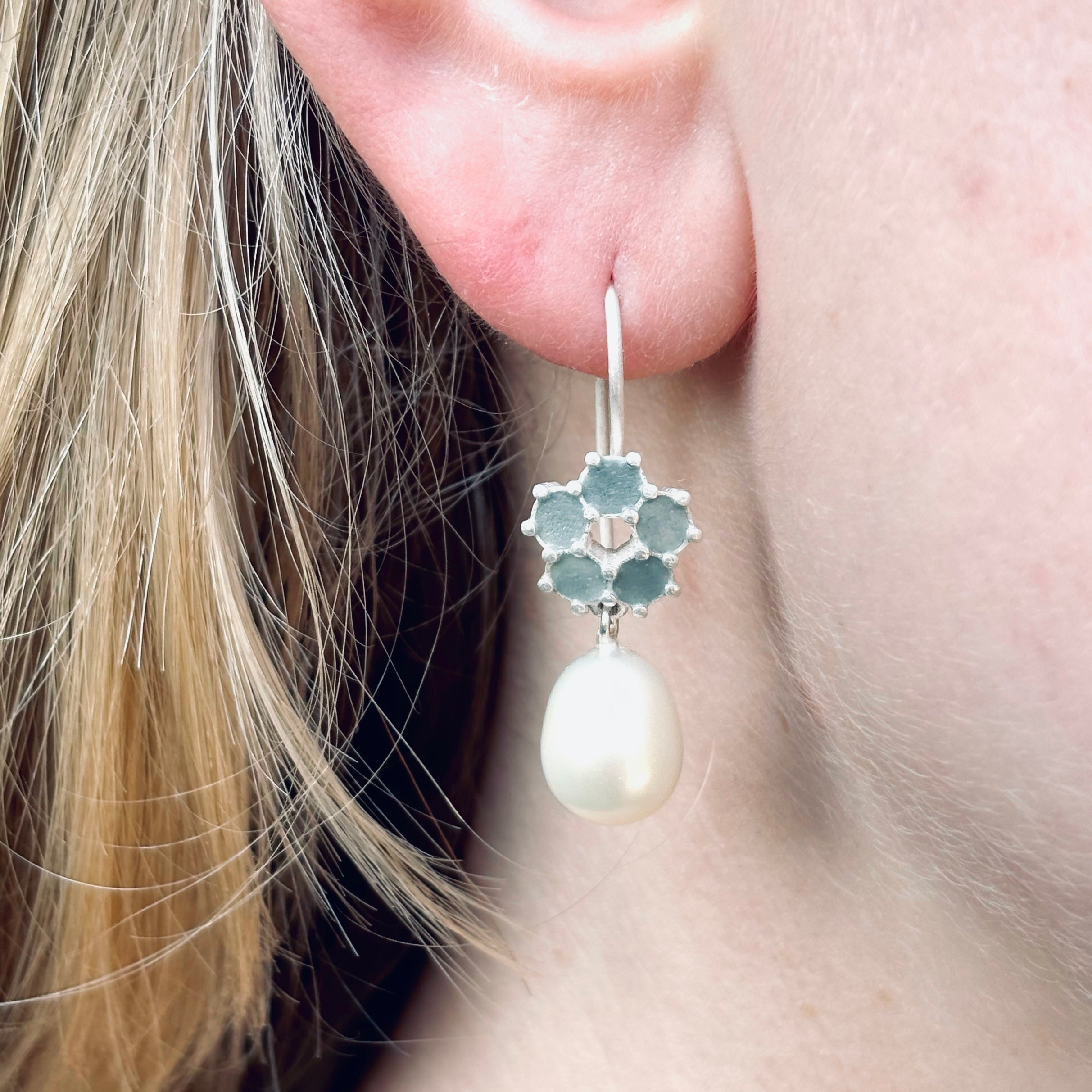 Tijdloze Elegantie: Parel Oorbellen van Zilver