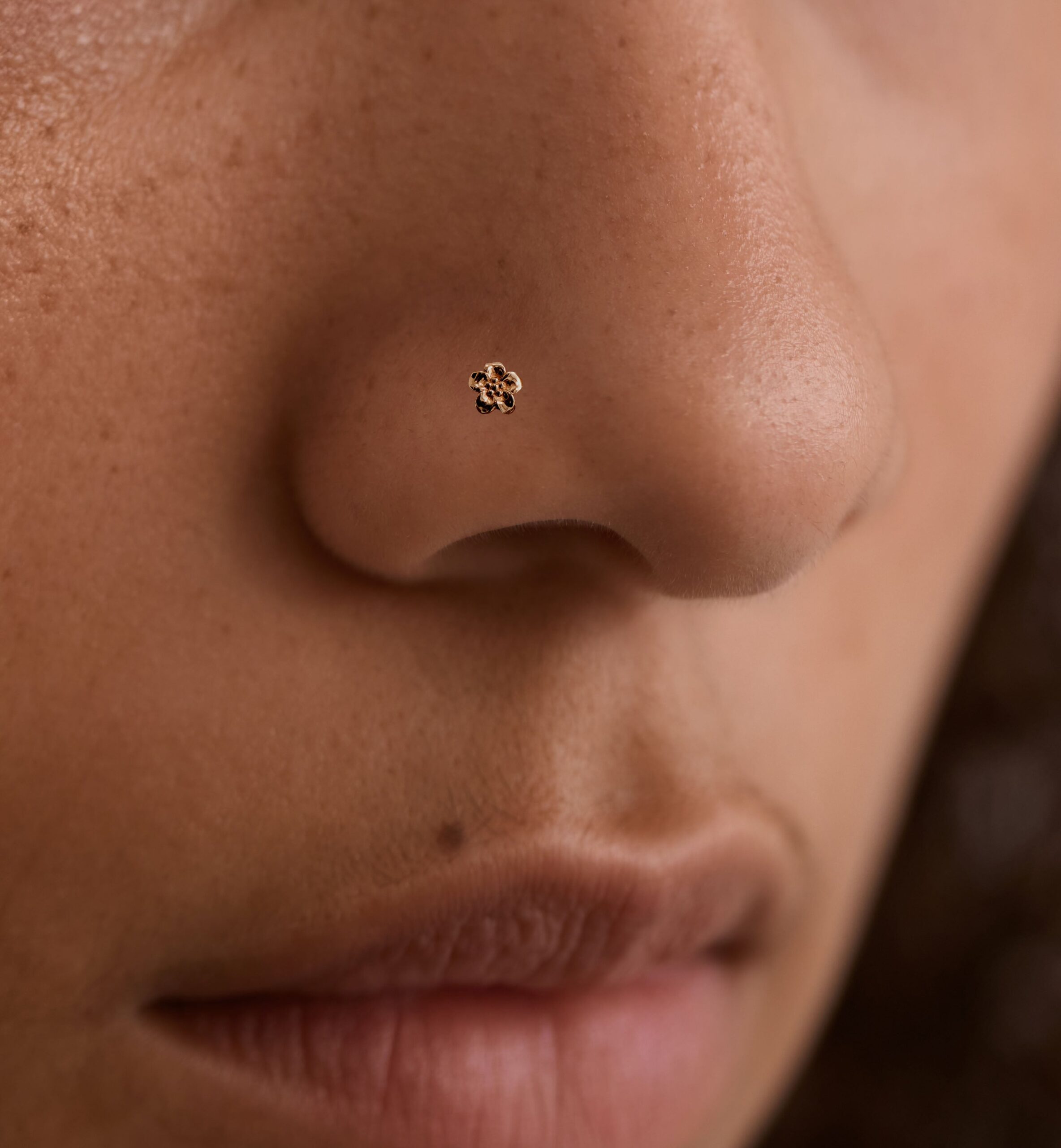 Tips voor de Verzorging van je Neuspiercing: Voorkom Complicaties met Deze Richtlijnen